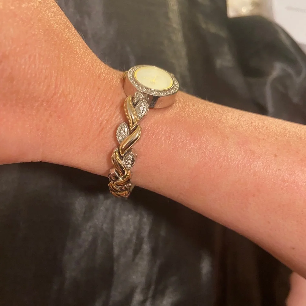 Watch - Picture 2 of 3
